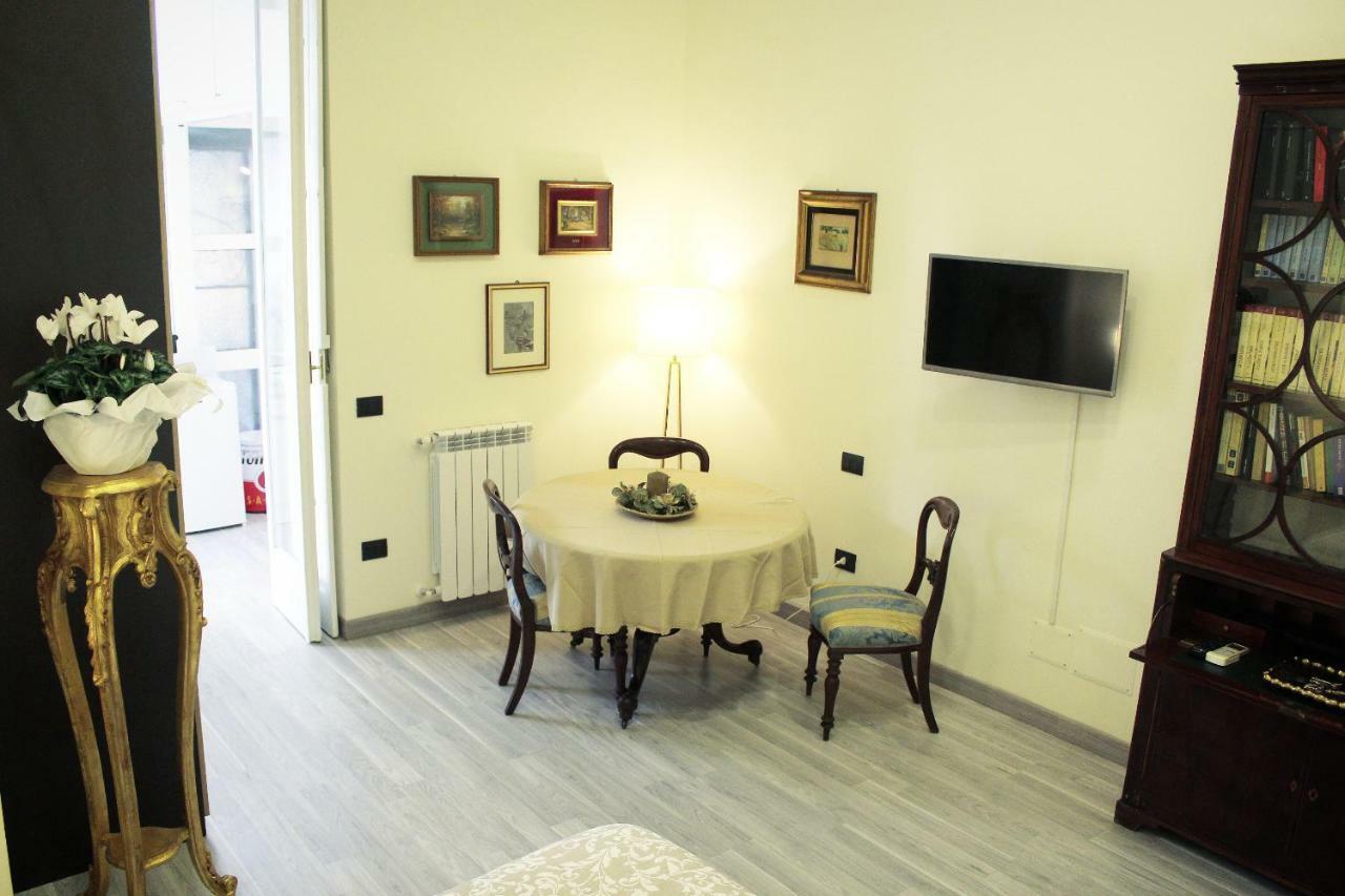 La Suite Del Prof Napoli Bagian luar foto