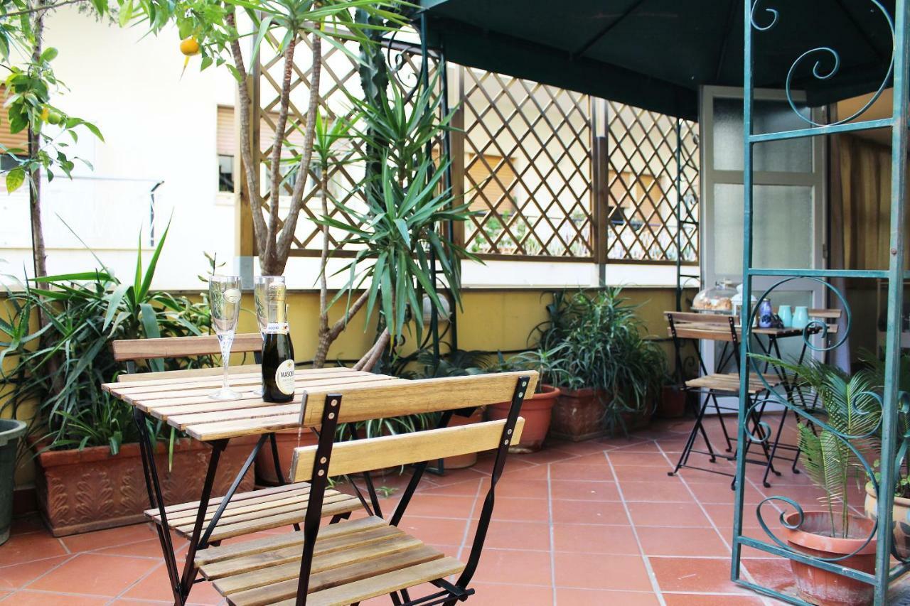 La Suite Del Prof Napoli Bagian luar foto