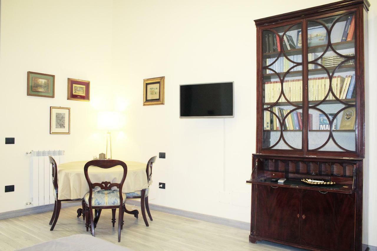 La Suite Del Prof Napoli Bagian luar foto