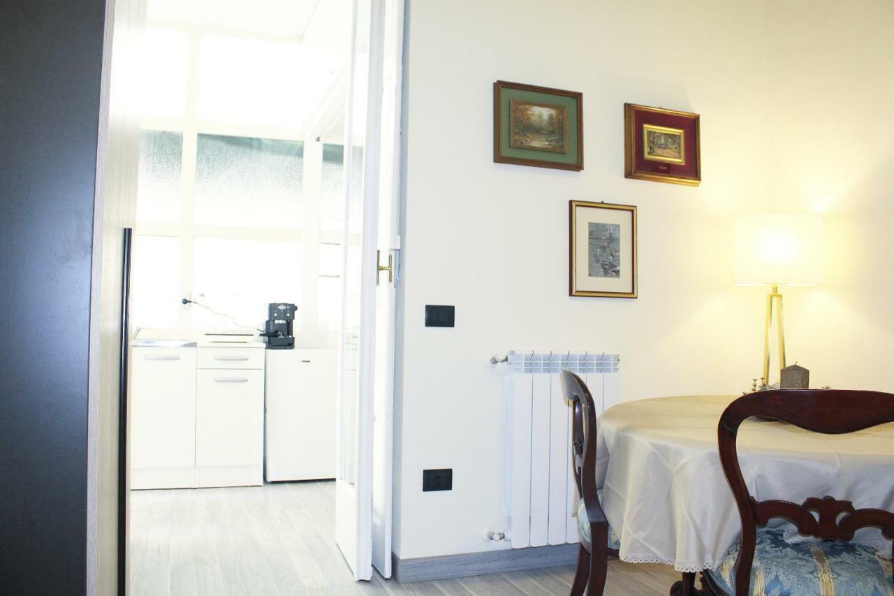 La Suite Del Prof Napoli Bagian luar foto