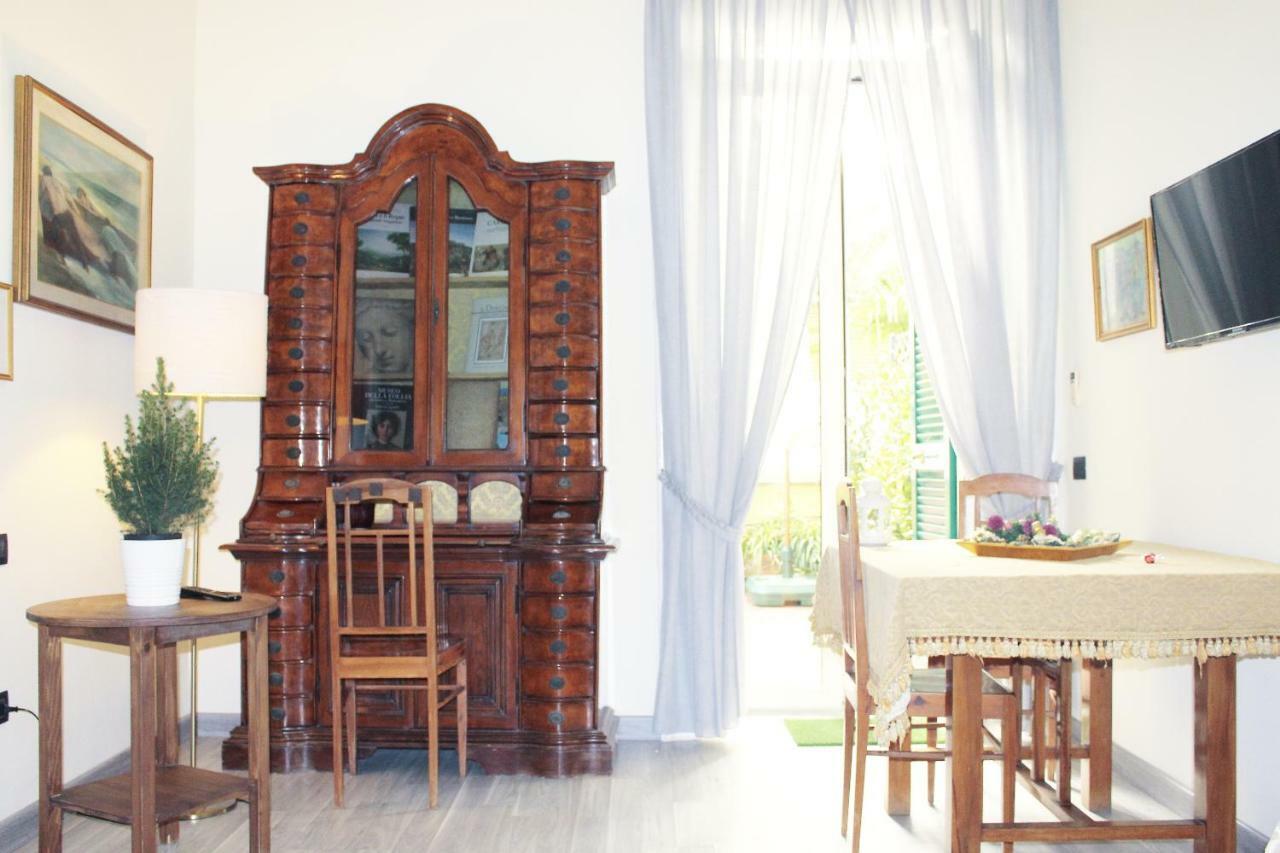 La Suite Del Prof Napoli Bagian luar foto